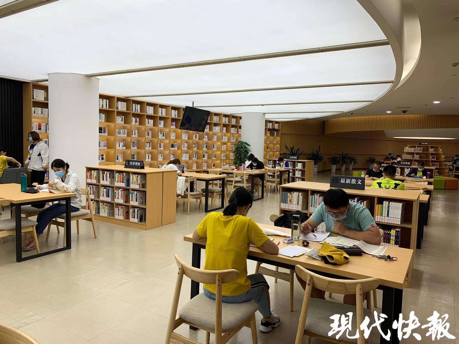 读者年龄差超百岁有人一年借书上千本江苏多地图书馆晒出“大数据”(图6)